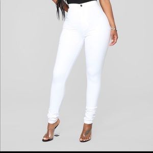 Super high waisted white skinnies!